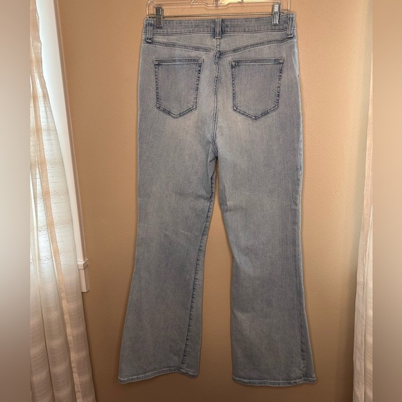 Elizabeth and James Women’s High Rise Flare Light Wash Jeans Size 8 Waist 29 - Picture 6 of 6